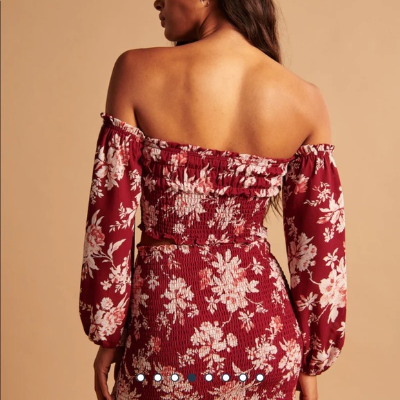 Abercrombie and Fitch Off the Shoulder Floral Top - Picture 3 of 5